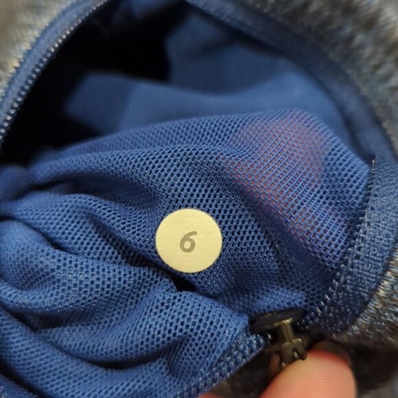 LULULEMON FORME JACKET IN SLUB DENIM BLUE/BLACK - Picture 9 of 10